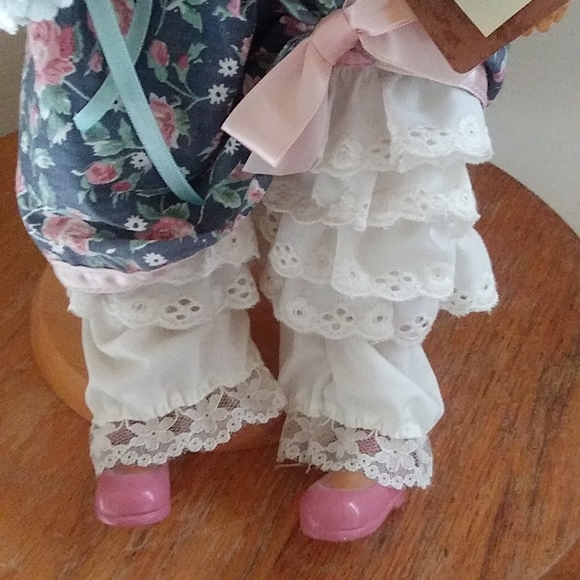 Raikes Original Hand Carved Doll Claire 1991 - Picture 3 of 6